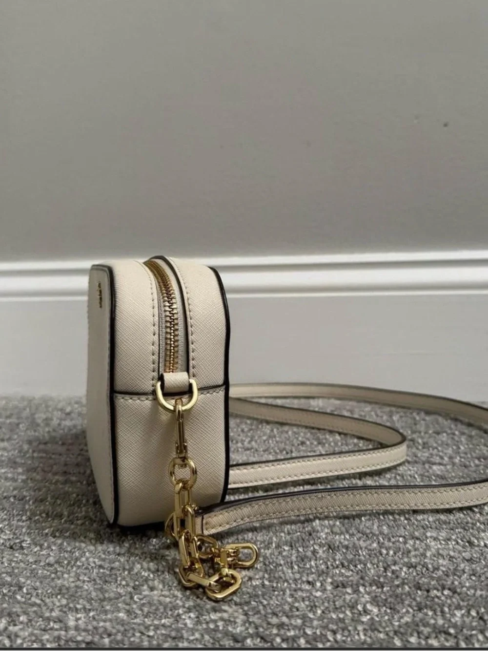 Tory Burch Robinson Cream Crossbody Bag with Gold Chain Strap